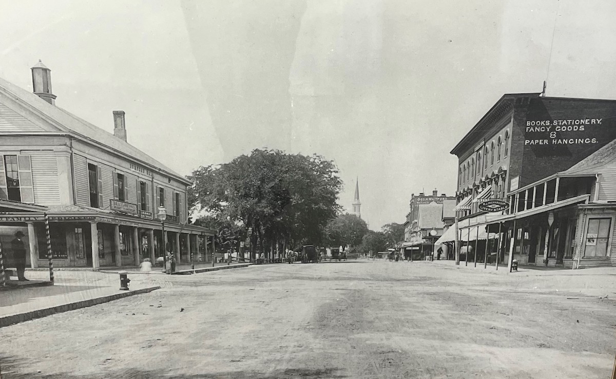 historical photo of Main Street Waltham
